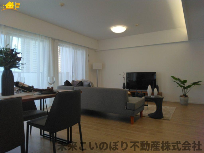 【居間・リビング】 | ビー・サイト | 解放感のある広々LDKで大切な家族との時間が過ごせます。