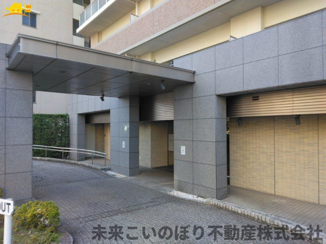 【エントランス】 | ビー・サイト | ゆとりのあるエントランスです