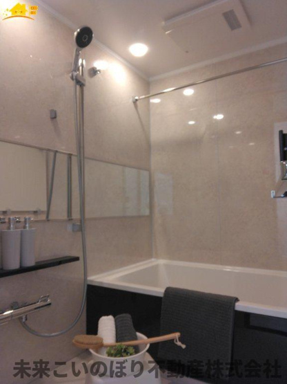 【浴室】 | ビー・サイト | 日々の疲れを癒すお風呂付です