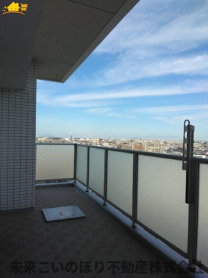 【バルコニー】 | ビー・サイト | 暖かな日差しのふりそそぐバルコニー