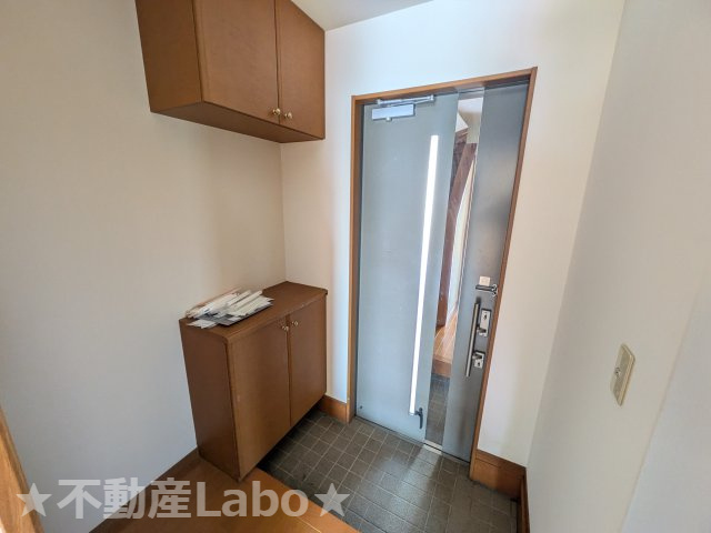 ミュージア春日Bの玄関