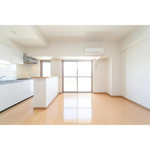 第7アローズ江坂公園の居間・リビング|第7アローズ江坂公園　リビング