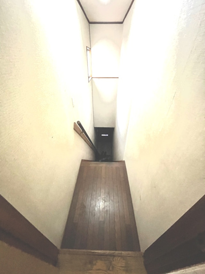 【設備】 | YTアパート | 階段※手すりあり