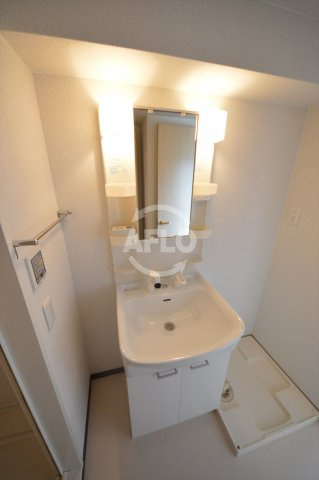 コンフォール南森町の洗面所|コンフォール南森町　独立洗面化粧台