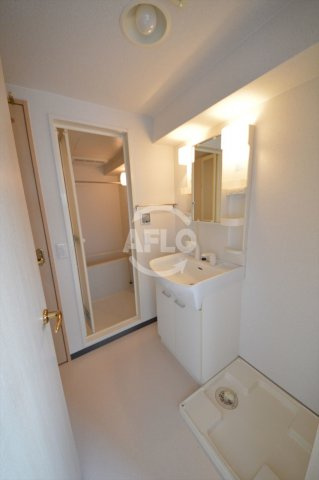 コンフォール南森町の洗面所|コンフォール南森町　洗面脱衣所