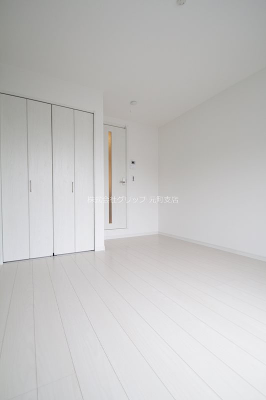 モダンアパートメント鶴見豊岡の洋室
