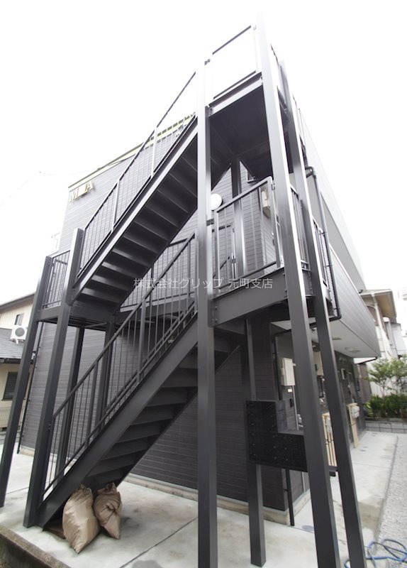 モダンアパートメント鶴見豊岡の外観