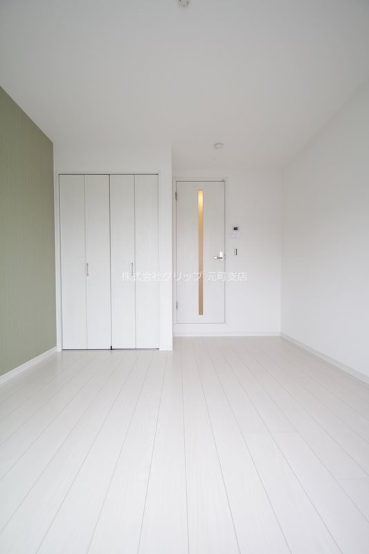 モダンアパートメント鶴見豊岡の居間・リビング