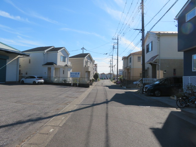 越谷市花田２丁目の倉庫の周辺