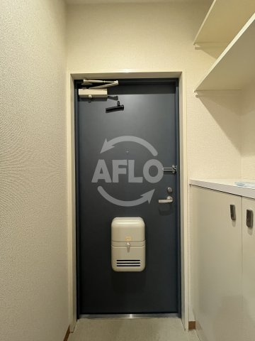 ミラクルセブン江坂の玄関|ミラクルセブン江坂　玄関