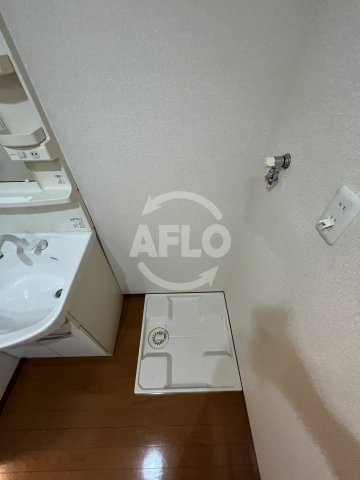 ミラクルセブン江坂の洗面所|ミラクルセブン江坂　洗濯パン