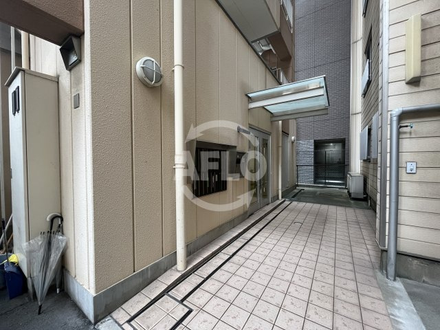 ミラクルセブン江坂のエントランス|ミラクルセブン江坂　エントランス