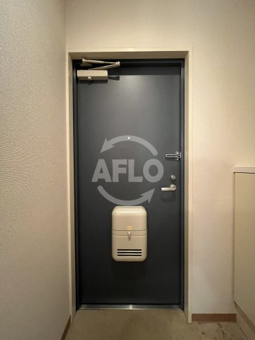 ミラクルセブン江坂の玄関|ミラクルセブン江坂　玄関