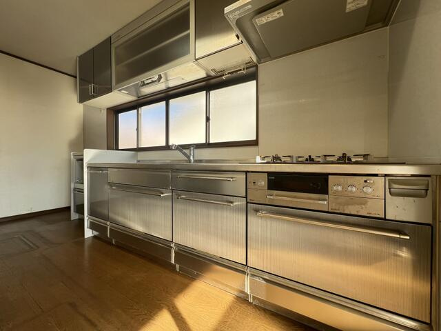 宇都宮市野沢町　3ＤＫ　中古住宅のその他|シルバーの素敵なキッチン