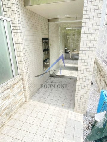 ＡＸＩＳ　ＣＯＵＲＴ　ＫＯＥＮＪＩのエントランス|エントランスです。