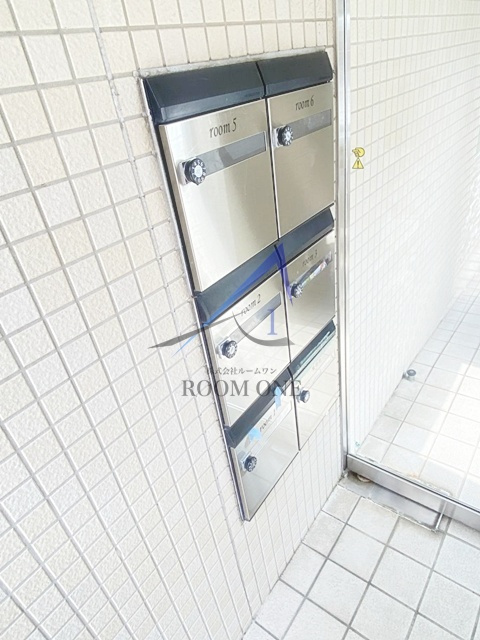 ＡＸＩＳ　ＣＯＵＲＴ　ＫＯＥＮＪＩのその他共用部分|集合ポストです。