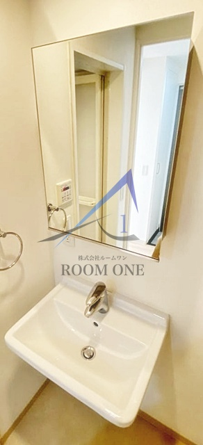 ＡＸＩＳ　ＣＯＵＲＴ　ＫＯＥＮＪＩの洗面所|独立洗面台です。