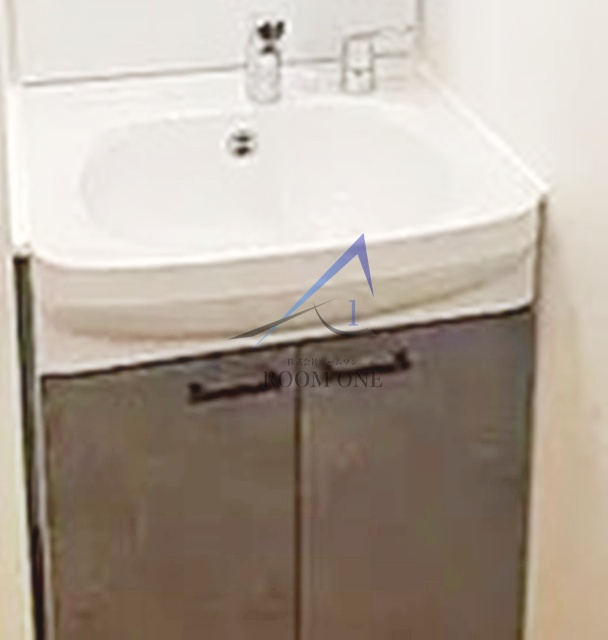 ソルナクレイシア吉祥寺本町の洗面所|独立洗面台です。