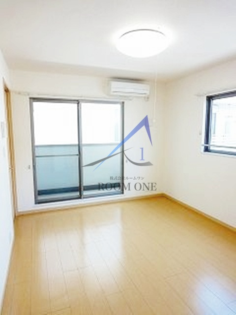 ルートの居間・リビング|洋室のお部屋です。