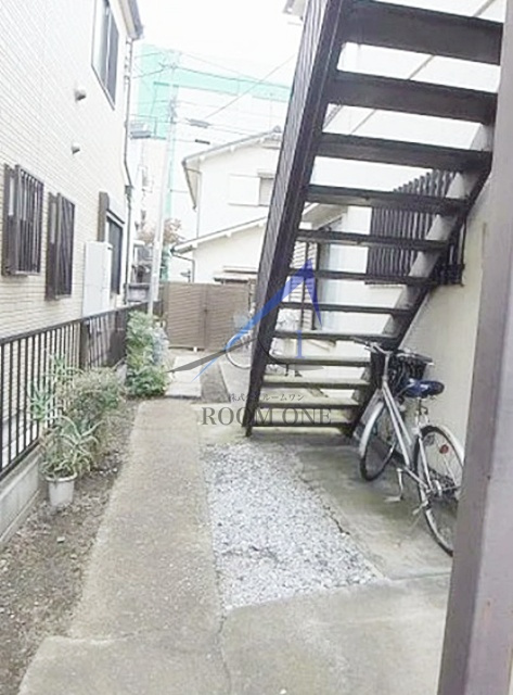 弥生荘のその他共用部分|共用通路です。