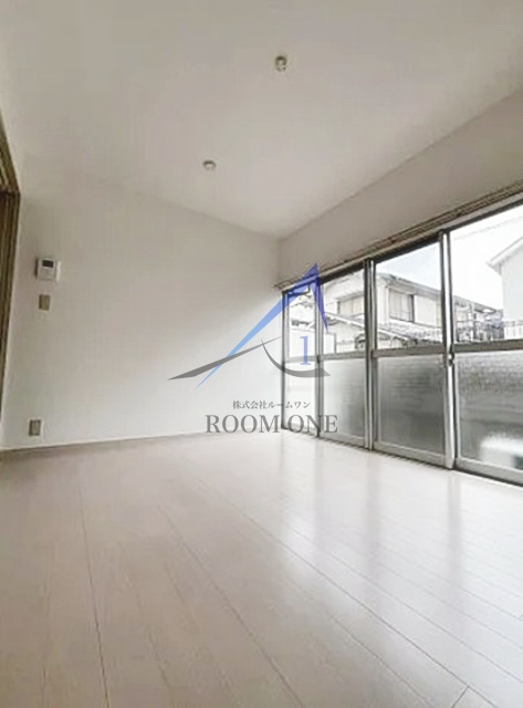 弥生荘の居間・リビング|洋室のお部屋です。