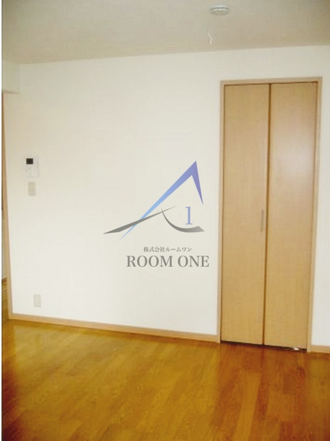 ネスト鳥羽の寝室|寝室です。