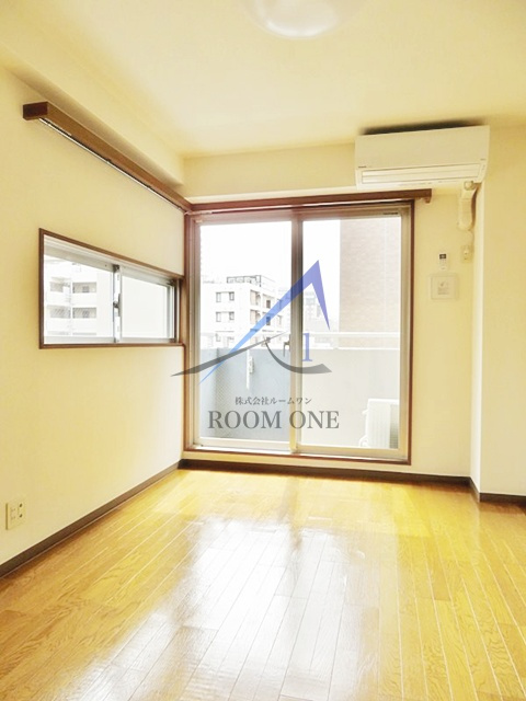 デュオフィール島津山の居間・リビング|洋室のお部屋です。