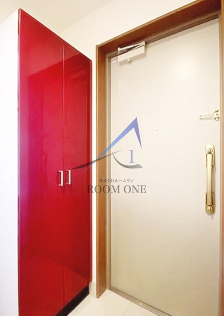 ソレイユ蔵前の玄関