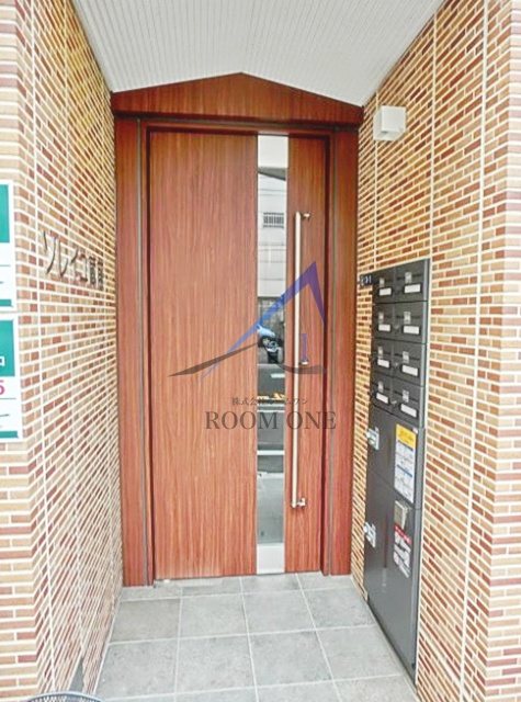 ソレイユ蔵前のエントランス