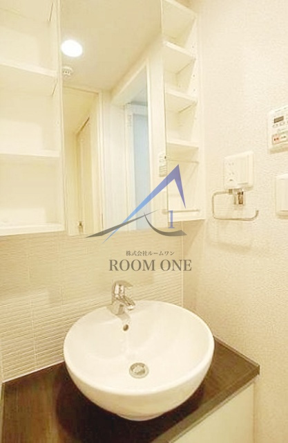 ステージファースト蒲田アジールコートの洗面所|独立洗面台です。