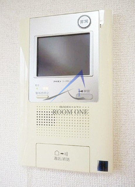 ルーブル大森山王のセキュリティ|モニター付きインターホンです。