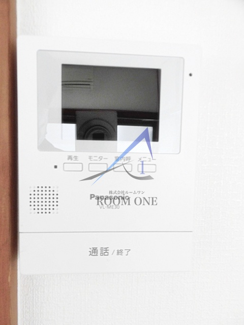 白百合荘のセキュリティ|モニター付きインターホンです。