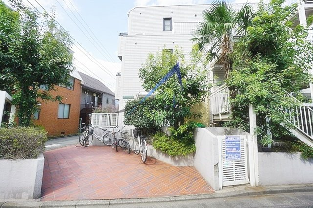 ガーデンハウス三軒茶屋のエントランス|エントランスです。