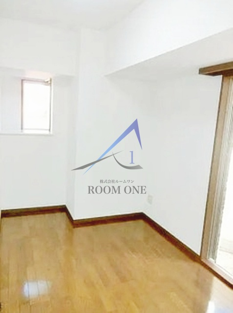 ロイヤルアメニティー池尻大橋			の居間・リビング|洋室のお部屋です。