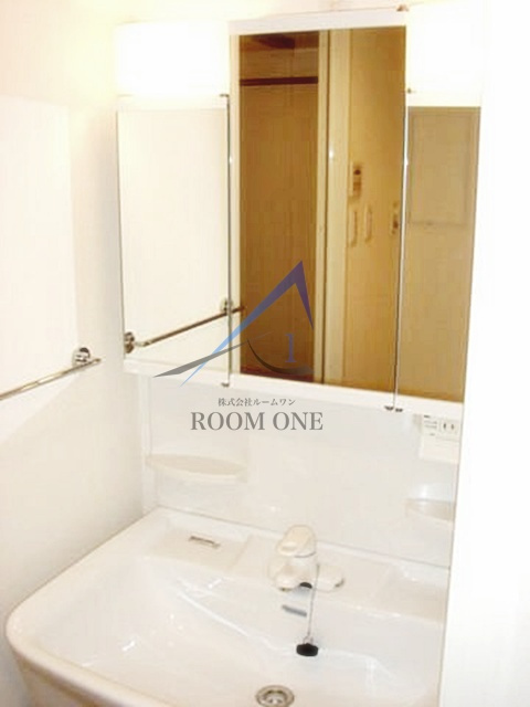 リヴェール三軒茶屋の洗面所|洗面台です。