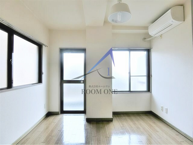 ゆうらいくビルの居間・リビング|洋室のお部屋です。