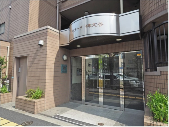 【エントランス】 | ★仲介手数料無料★モナーク碑文谷（近隣には商業施設が揃っています　学芸大学駅は個人商店街が並んでいて楽しいです）