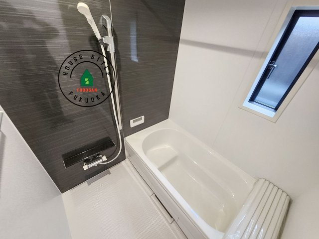 福岡市早良区野芥4丁目第25-2棟（1号棟）の内観：施工例|浴室は一日の疲れを癒す場所だから、家族みんながゆったりできる快適設計。追い炊き機能付きオートバス。安定した温度で、いつでも快適に入浴できます。