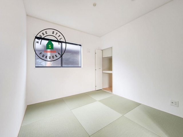 福岡市早良区野芥4丁目第25-2棟（1号棟）の内観：施工例|和室を上手に活用すると暮らし方の幅が広がります。例えば普段は開け放して、子供の小さいうちはお昼寝や遊びのスペースに。畳はソフトなので転んでもケガをしにくく安心です