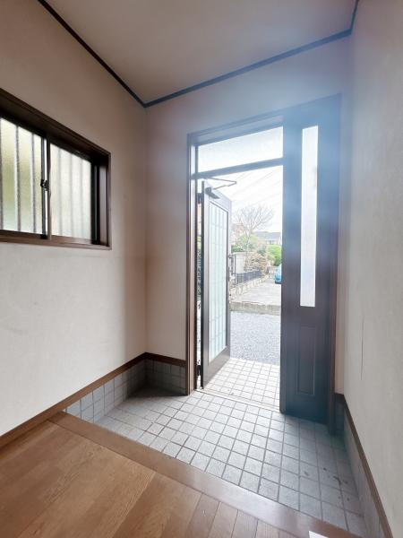 宇都宮市御幸本町　４ＬＤＫ　中古住宅の玄関