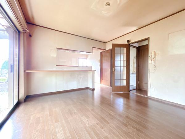 宇都宮市御幸本町　４ＬＤＫ　中古住宅の居間・リビング