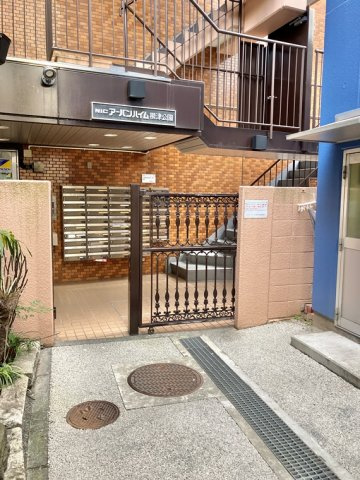ＮＩＣアーバンハイム根津公園のエントランス