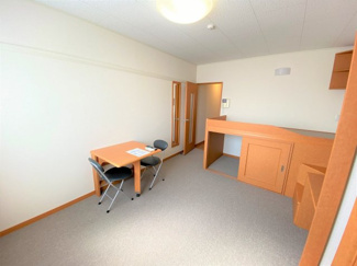 【居間・リビング】 | レオパレスメゾン　神馬　Ⅰ | 設備・仕様は号室により異なる為、現況を優先致します。