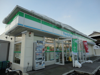 【周辺】 | メルヴェール　Ⅰ | ファミリーマート東根神町店まで704ｍ