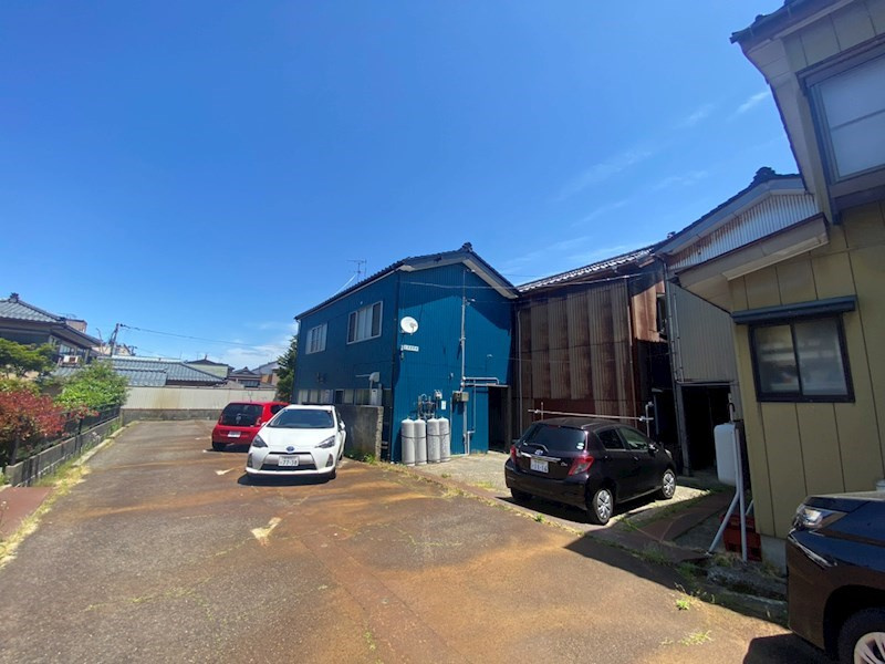 上町ハイツの駐車場