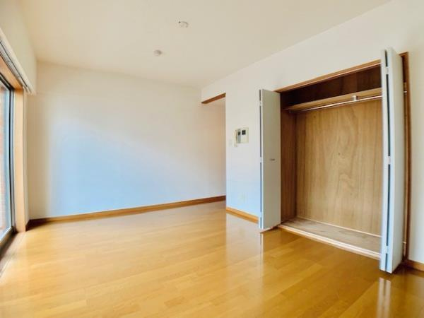 ティアラ恵比寿の居間・リビング