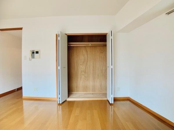 ティアラ恵比寿の居間・リビング