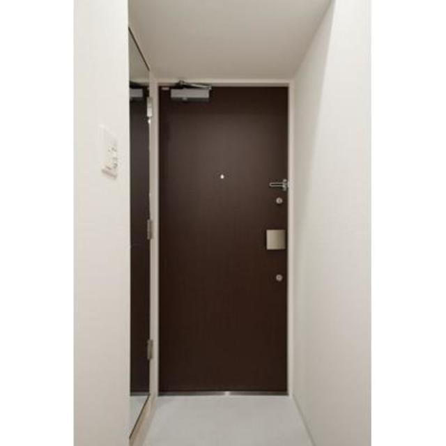 レビスタ白金高輪の玄関|※写真は同タイプ住戸です。