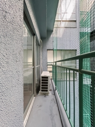 秋山ビルのバルコニー