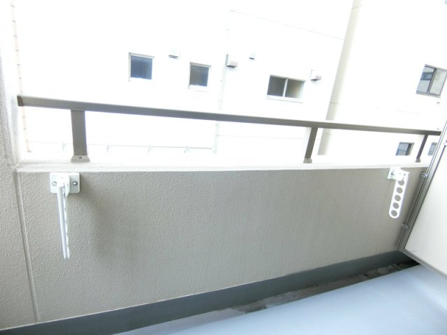 コンフォルト鶴舞のバルコニー